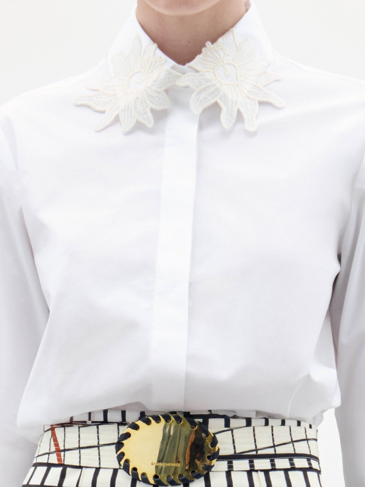 ‌Lace-collar White Long-sleeve Shirt