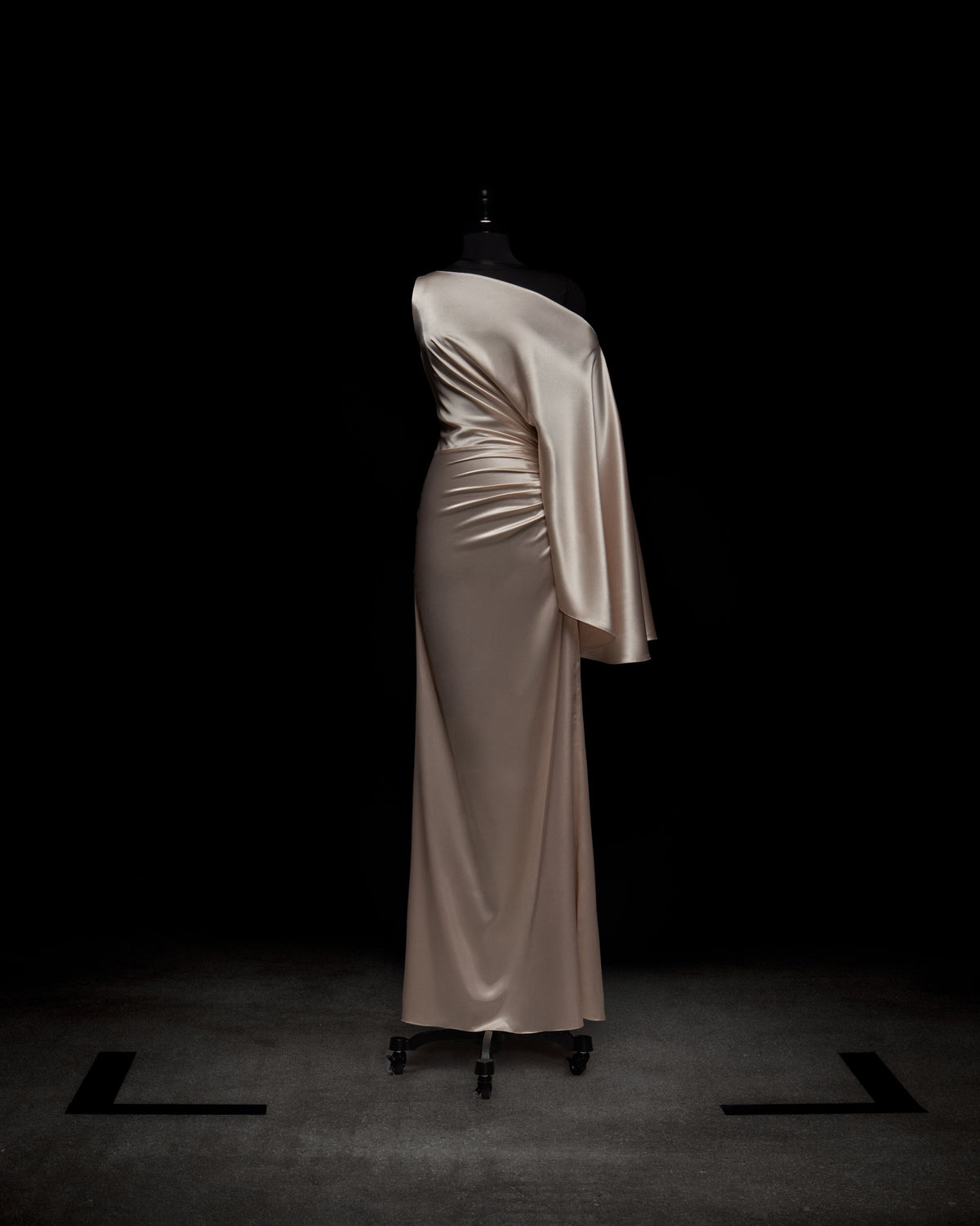 Ivory Asymmetric Single-Shoulder Maxi Dress