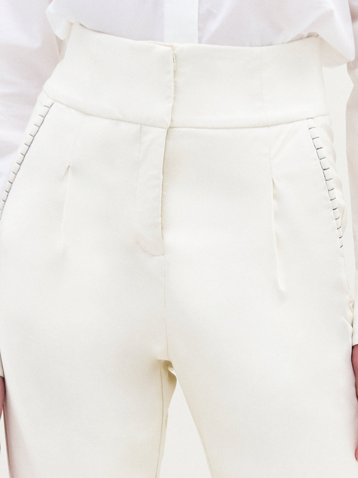 White High-Waisted Turn-Up Cropped Trousers