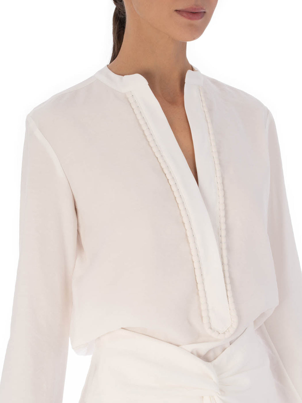 Minimalist White V-neck Long-sleeve Shirt