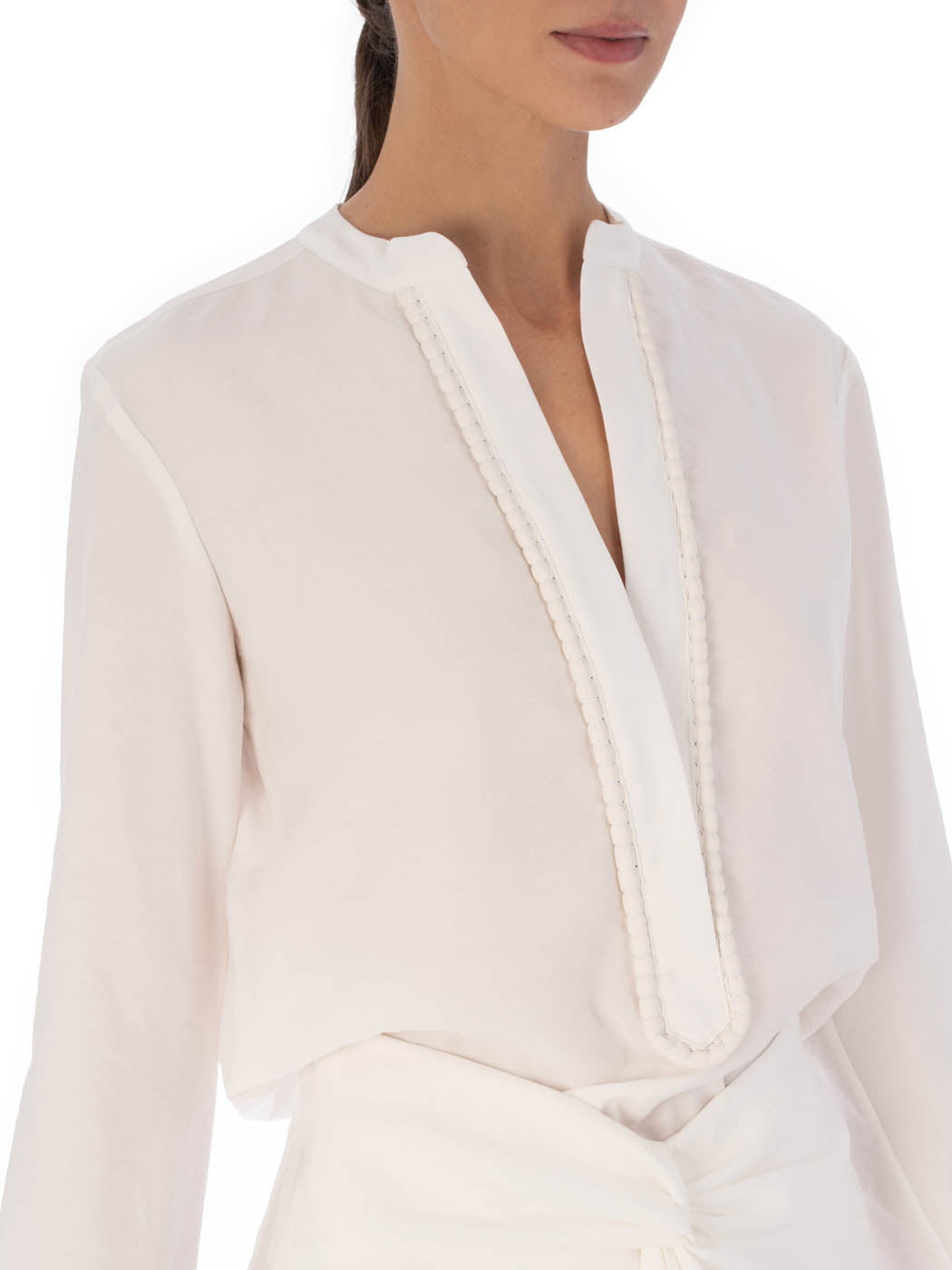 Minimalist White V-neck Long-sleeve Shirt