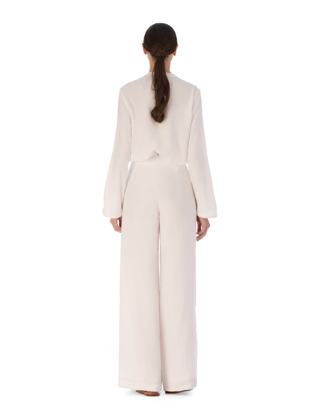 Minimalist White V-neck Long-sleeve Shirt