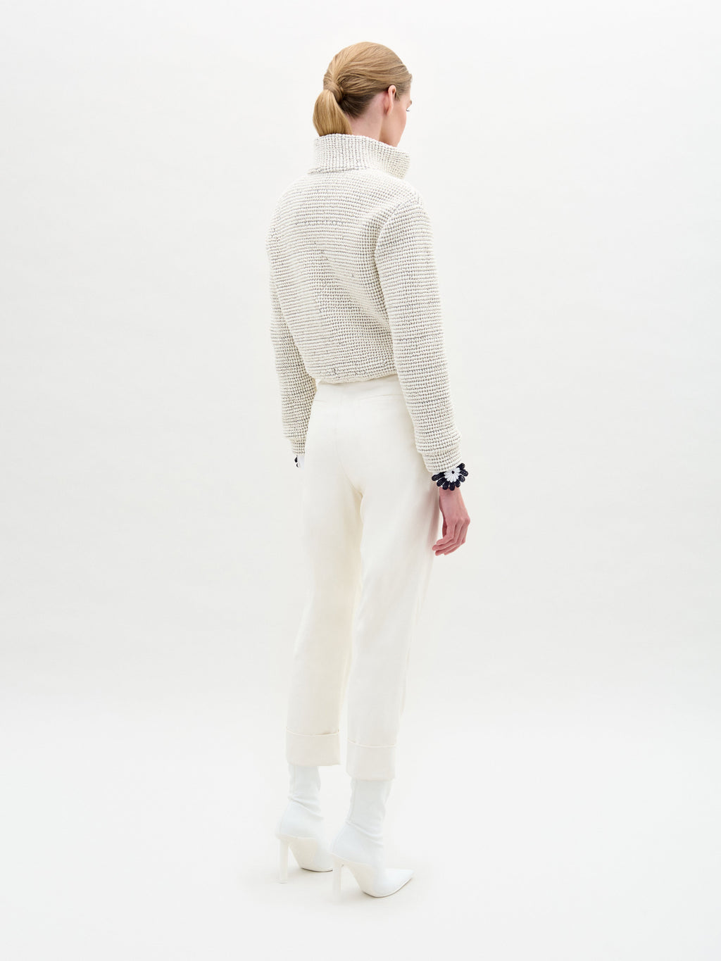 White High-Waisted Turn-Up Cropped Trousers